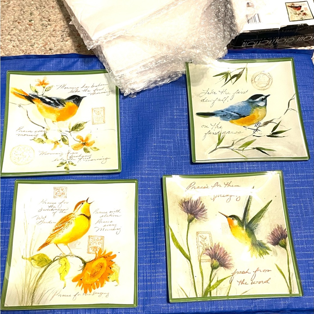 Set of Four Prima Donna Bird-Themed Decorative Plates